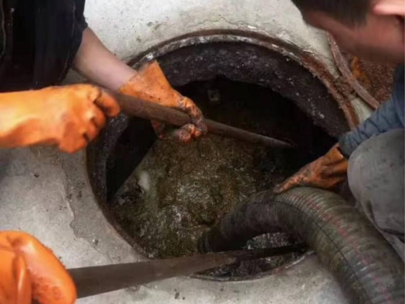 奈曼清理化粪池时如何避免沼气的危害?